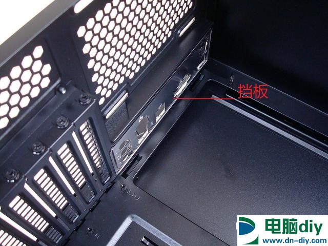 小钢炮装机实录 奔腾G4560配GTX1050组装电脑教程